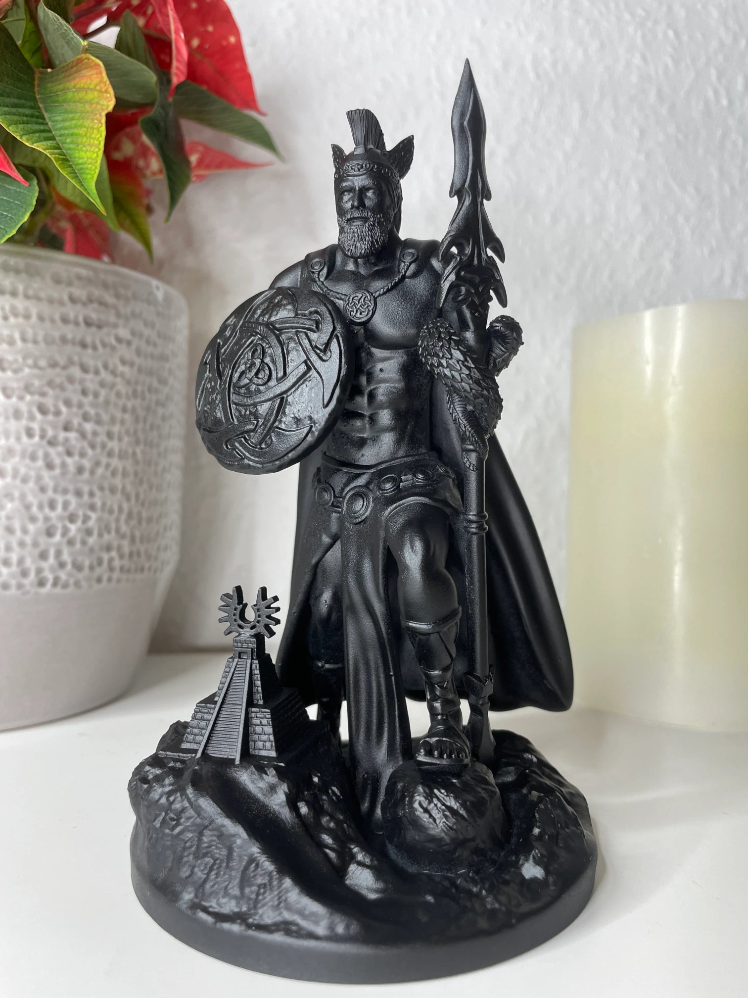 Statue des Lugh – Keltischer Gott des Lichts, der Sonne & der Künste, Figurine Handbemalt – Altar Miniatur Dekoration