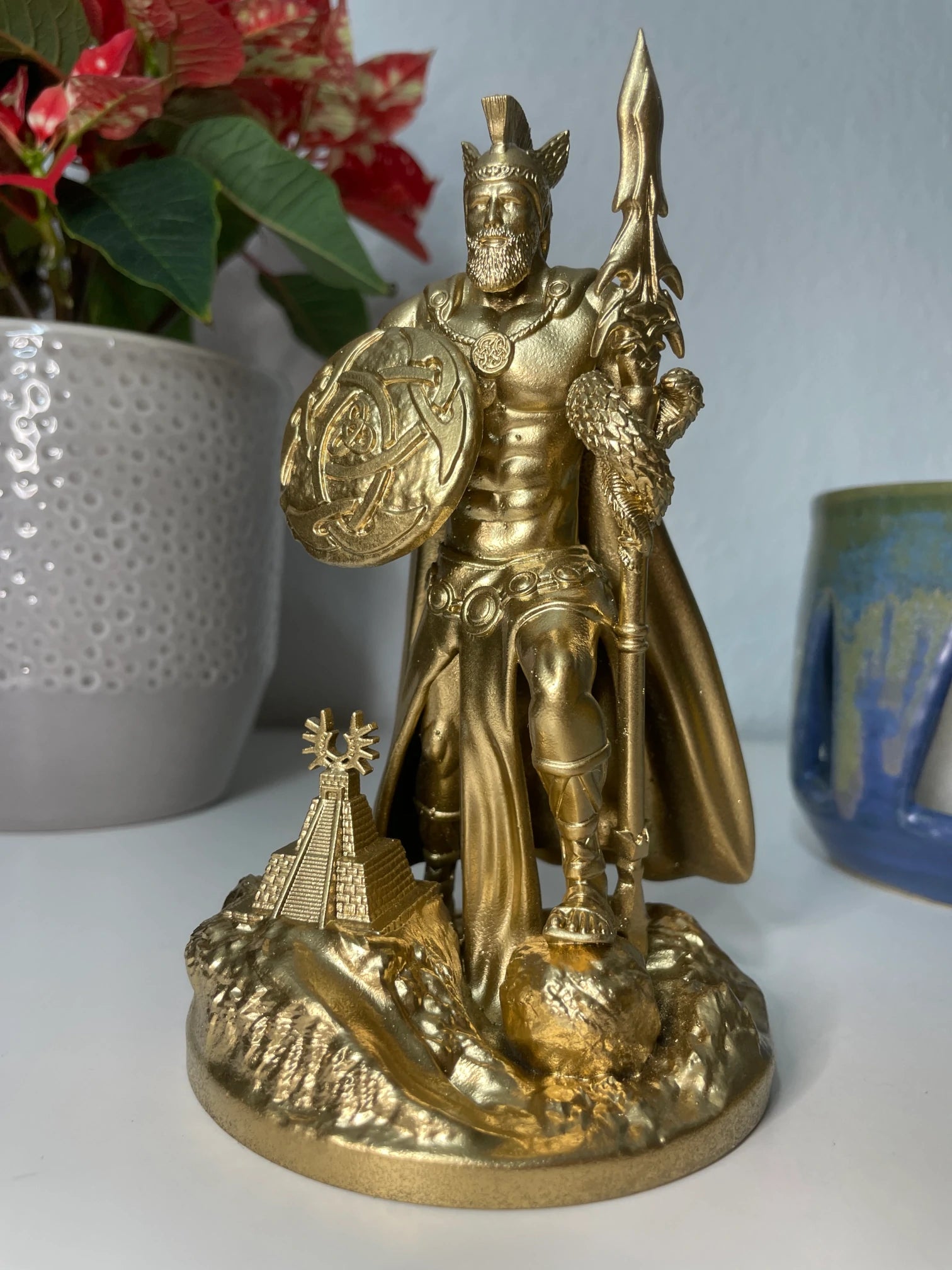 Statue des Lugh – Keltischer Gott des Lichts, der Sonne & der Künste, Figurine Handbemalt – Altar Miniatur Dekoration