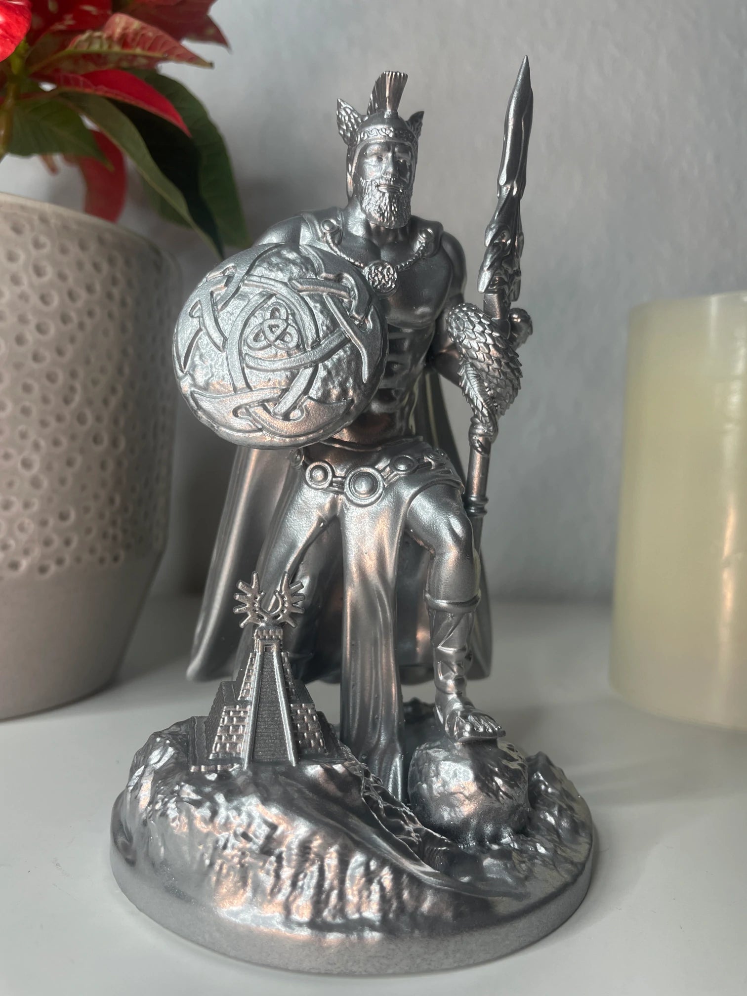 Statue des Lugh – Keltischer Gott des Lichts, der Sonne & der Künste, Figurine Handbemalt – Altar Miniatur Dekoration