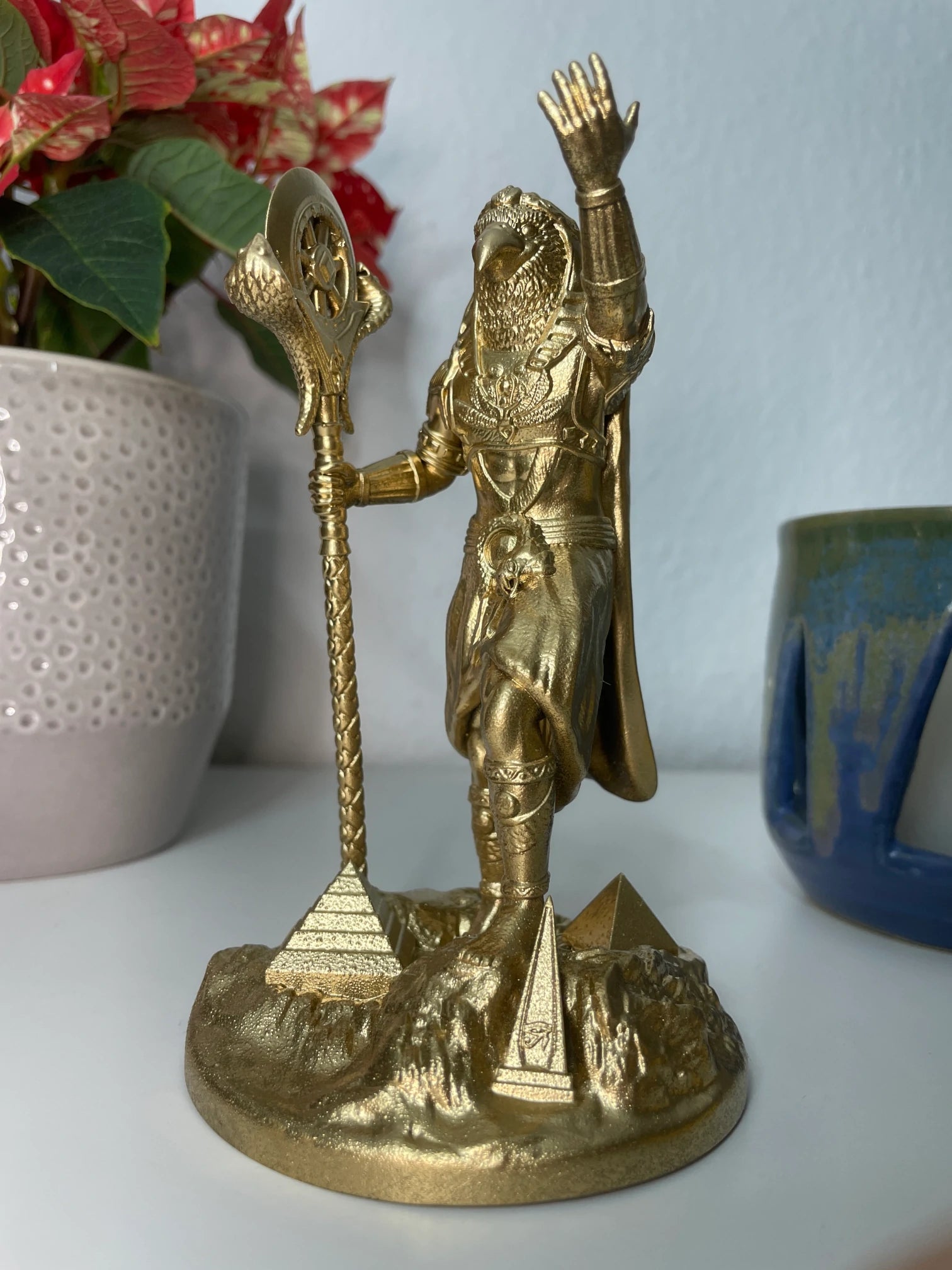 Statue des Ra – Ägyptischer Gott der Sonne, der Schöpfung & der königlichen Macht, Figurine Handbemalt – Altar Miniatur Dekoration